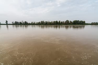 River Po in full in 2014. This river is the largest river in Italy and across different regions. During certain times of the year due to heavy rains can raise their level of several meters.