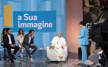 Papa a Saxa Rubra per un'intervista, è primo pontefice in studio Rai