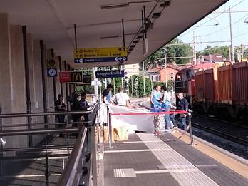 Reggio Emilia, un 18enne ucciso a coltellate in stazione