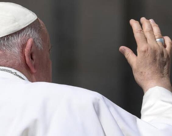 Papa Francesco operato all’addome, bollettino: Santo Padre sta bene ed è vigile