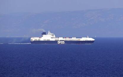 Nave sequestrata nel golfo di Napoli, forze speciali la liberano