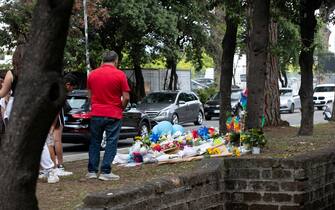 Il luogo in cui è morto Manuel Proietti, il bambino rimasto coinvolto in un terribile incidente causato da quattro ragazzi che hanno affittato una lamborghini e hanno travolto la smart guidata dalla mamma. Casal Palocco, Roma. ANSA/EMANUELE VALERI