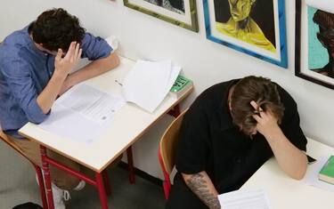 Italy, Arezzo, June 22, 2022 : Italy high school maturity exams 2022. Piero della Francesca artistic high school, first written test of the high school exams. After 2 years of suspension in Italy we return to do the written test and there is no obligation to wear an anti-Covid mask.
Photo © Daiano Cristini/Sintesi/Alamy Live News