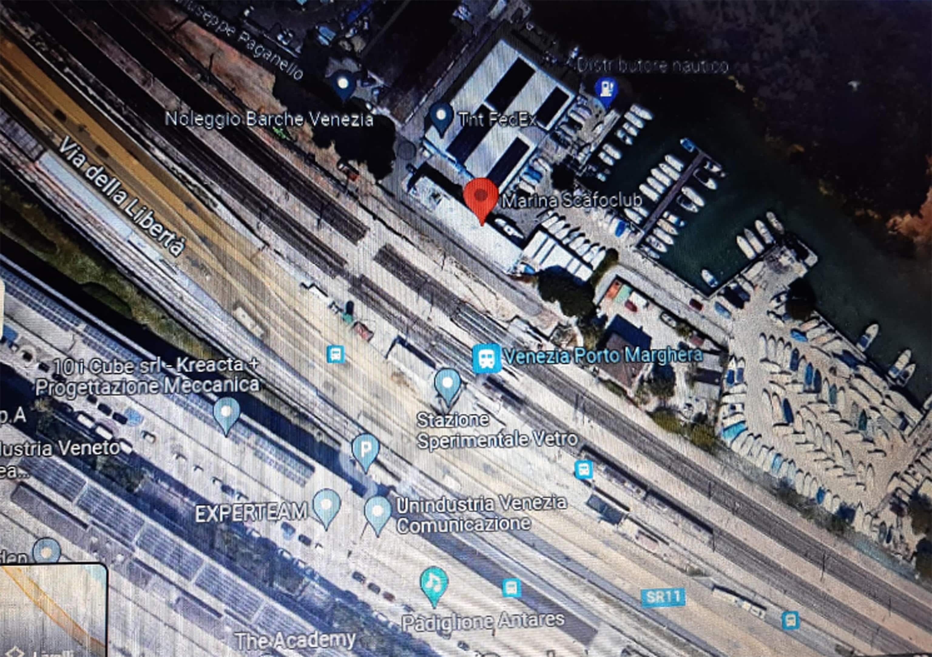 Il punto dove è avvenuto l'investimento di due giovani mentre attraversavano i binari, poco lontano dalla stazione di Mestre, in un'immagine tratta da Google maps, 25 giugno 2023. GOOGLE MAP +++ATTENZIONE LA FOTO NON PUO' ESSERE PUBBLICATA O RIPRODOTTA SENZA L'AUTORIZZAZIONE DELLA FONTE DI ORIGINE CUI SI RINVIA+++