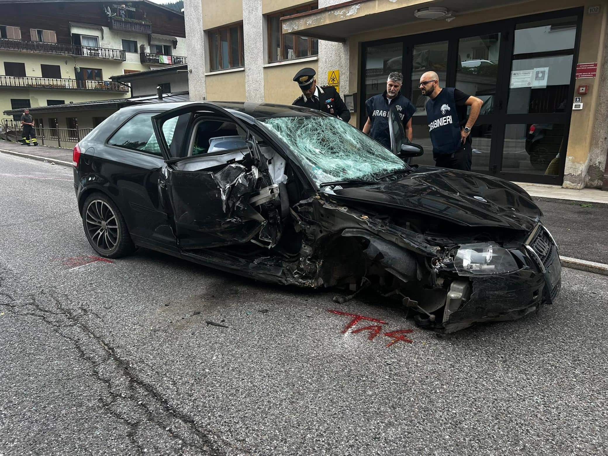 Incidente Santo Stefano di Cadore, auto investe famiglia 3 morti. Fermata donna alla guida Incidente Santo Stefano di Cadore, auto investe famiglia 3 morti. Fermata donna alla guida