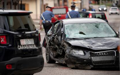 Incidente nel Bellunese, il video dell'auto a forte velocità