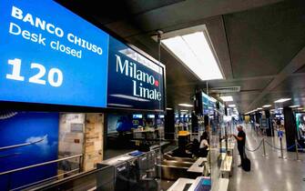 Una veduta interna dell'aeroporto di Milano Linate nel giorno dello sciopero, Milano, 15 luglio 2023. ANSA/MOURAD BALTI TOUATI
