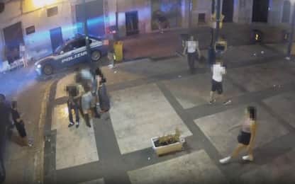 Foggia, aggredirono e picchiarono un uomo in piazza: cinque arresti