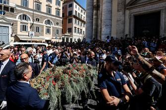 Funerali della scrittrice Michela Murgia, Chiesa degli Artisti, Roma 12 agosto 2023. ANSA/FABIO FRUSTACI