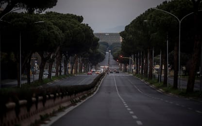 Roma, ragazzo di 19 anni perde il controllo dello scooter e muore