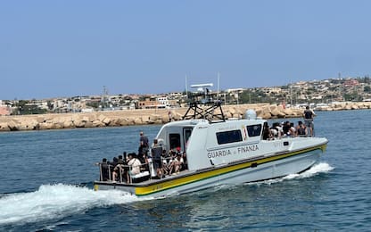 Migranti, oltre 1.700 sbarchi a Lampedusa in 2 giorni: più di 780 oggi