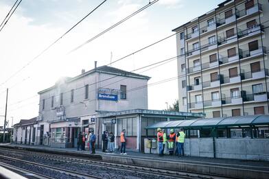 Operai al lavoro travolti a Torino, circolazione ferroviaria sospesa