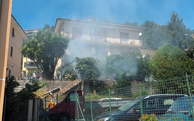 Esplosione danneggia palazzina a Casarza Ligure