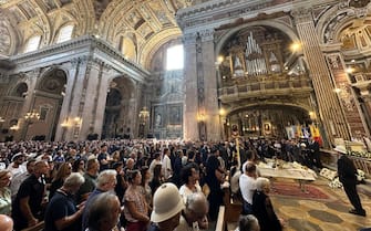 Un momento della cerimonia funebre di Giogiò Cutolo, il musicista di 24 anni ucciso da un ragazzino di 17 anni, Napoli, 6 Settembre 2023. ANSA/CESARE ABBATE