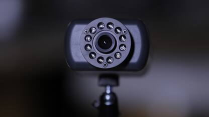 Vigevano, microcamera nel bagno delle donne: sospeso dipendente Comune