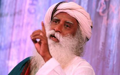 Sadhguru a Milano, chi è il guru indiano amato dalle star americane