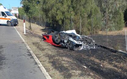 Sardegna, scontro Ferrari-camper: morti due turisti svizzeri