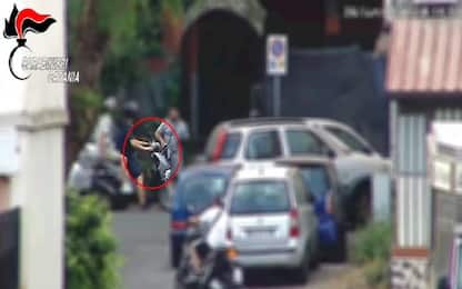 Catania, gestivano piazze di spaccio per conto dei clan: 46 arresti