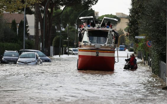 Allerta Maltempo | Sette Morti In Toscana Esonda Il Bisenzio | Allagati ...