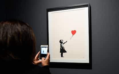 Banksy, 28 opere attribuite all'artista sequestrate a Lecce
