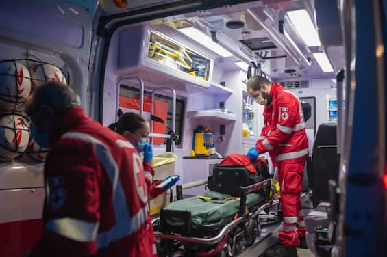 Cosenza | Treno Travolge Camion | Morti I Due Conducenti