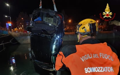 Incidente nel Veneziano, auto finisce in un canale: 3 morti