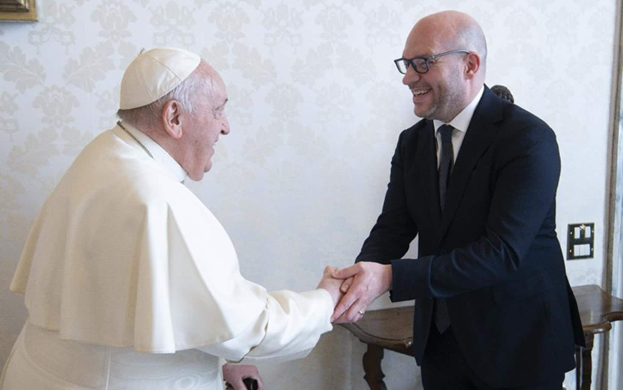 L'incontro tra Lorenzo Fontana e Papa Francesco
