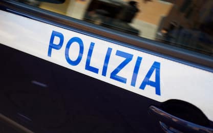 Taranto, picchia e sequestra la fidanzata: arrestato un 26enne