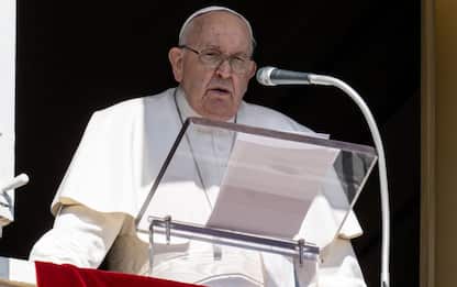 Papa all'Angelus: "Nelle guerre violati diritti umani fondamentali"