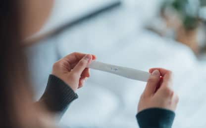 Nuoro, costretta a fare test di gravidanza e licenziata perché incinta