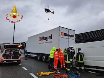 Incidente sull'autostrada A4, scontro fra due tir in direzione Torino