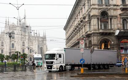 Milano, confermato l'obbligo di sensori di angolo cieco per bus e tir