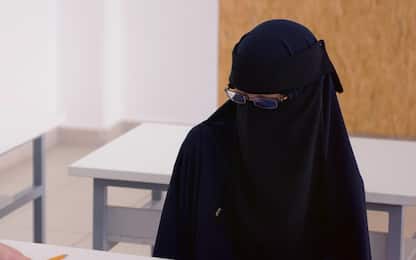 Pordenone, bambina di 10 anni a scuola col niqab. Maestra interviene