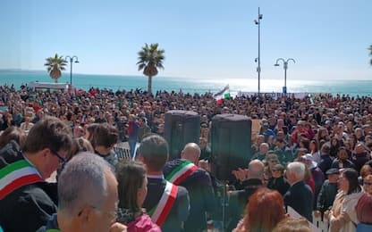 Sciacca, diecimila in piazza per chiedere la riapertura delle terme