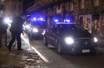 Genova, sequestra e violenta una donna: arrestato ventenne