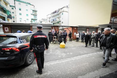 Napoli, coppia trovata morta in garage: l'ipotesi delle esalazioni
