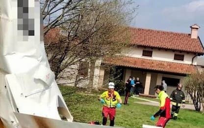 Treviso, ultraleggero precipita nel giardino di una casa: due morti