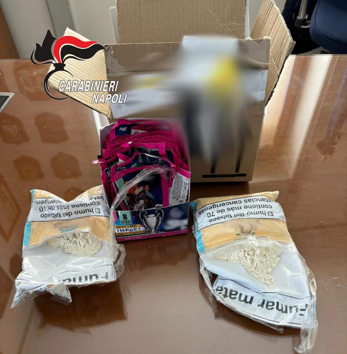 Il contenuto del pacco consegnato ai Carabinieri dal 43enne