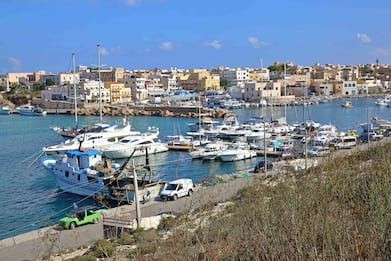 Prima bimba nata a Lampedusa dopo 51 anni: sarà cittadina onoraria