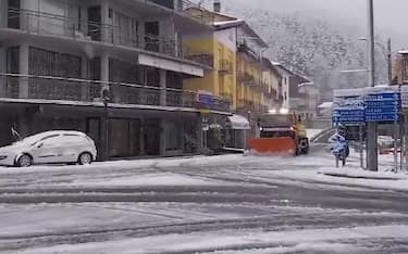Forti nevicate nell'Appennino emiliano, scuole chiuse a Frassinoro