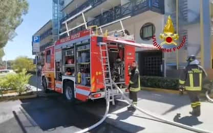 Incendio a Lignano Riviera, in fiamme il ristorante di un hotel