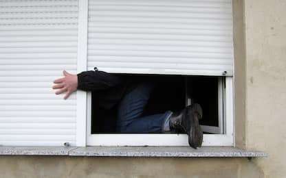 Perugia, ladro tenta furto, ma muore incastrato in una finestra