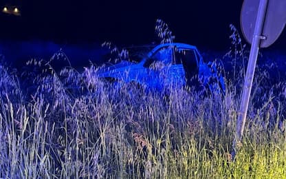 Arezzo, auto si ribalta: morto un 20enne e altri 3 feriti