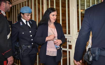 Milano, Alessia Pifferi condannata all'ergastolo per morte figlia