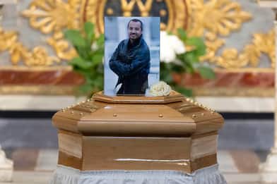 Franco Di Mare, funerali del giornalista alla chiesa degli Artisti