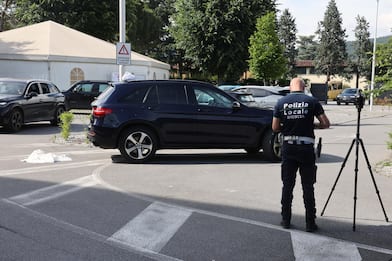 Brescia, muore investita bambina di un anno e mezzo. FOTO