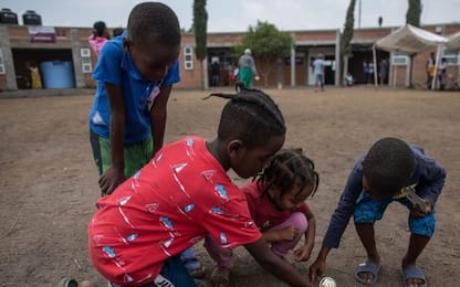 Haiti, arrivati in Italia dieci bambini adottati
