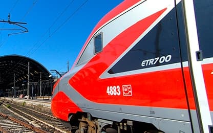 Treni, Frecciarossa bloccato per quattro ore con passeggeri a bordo