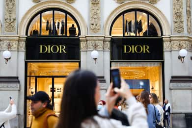Caporalato, una società di Dior finisce in amministrazione giudiziaria