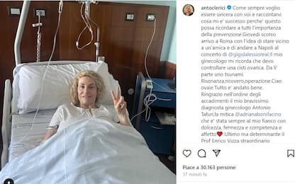 Antonella Clerici operata d'urgenza alle ovaie: il post su Instagram